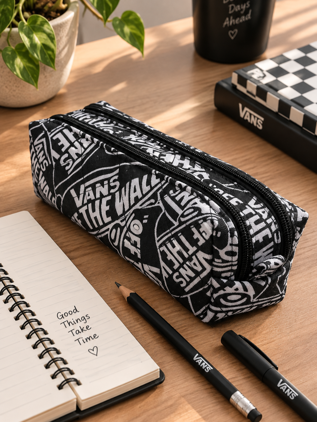 خرید جامدادی طرح VANS